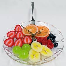 Delicious fruit, arranged in the shape of a clock.